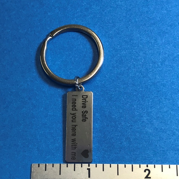Set 2 Portachiavi I Need You Here With Me I Love You - Cuore In Acciaio Inox, Regalo Per Coppia (Nero E Argento) - 4